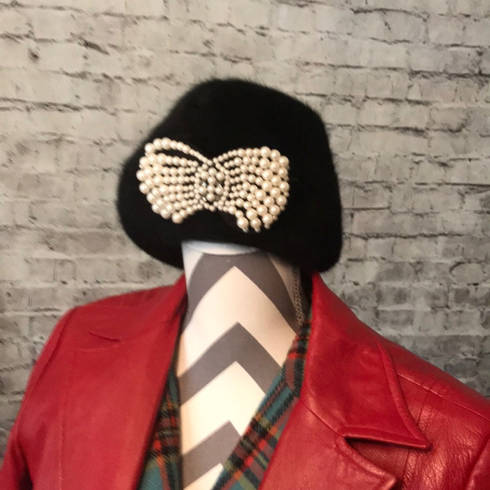 Beret style hat by Chinese laundry